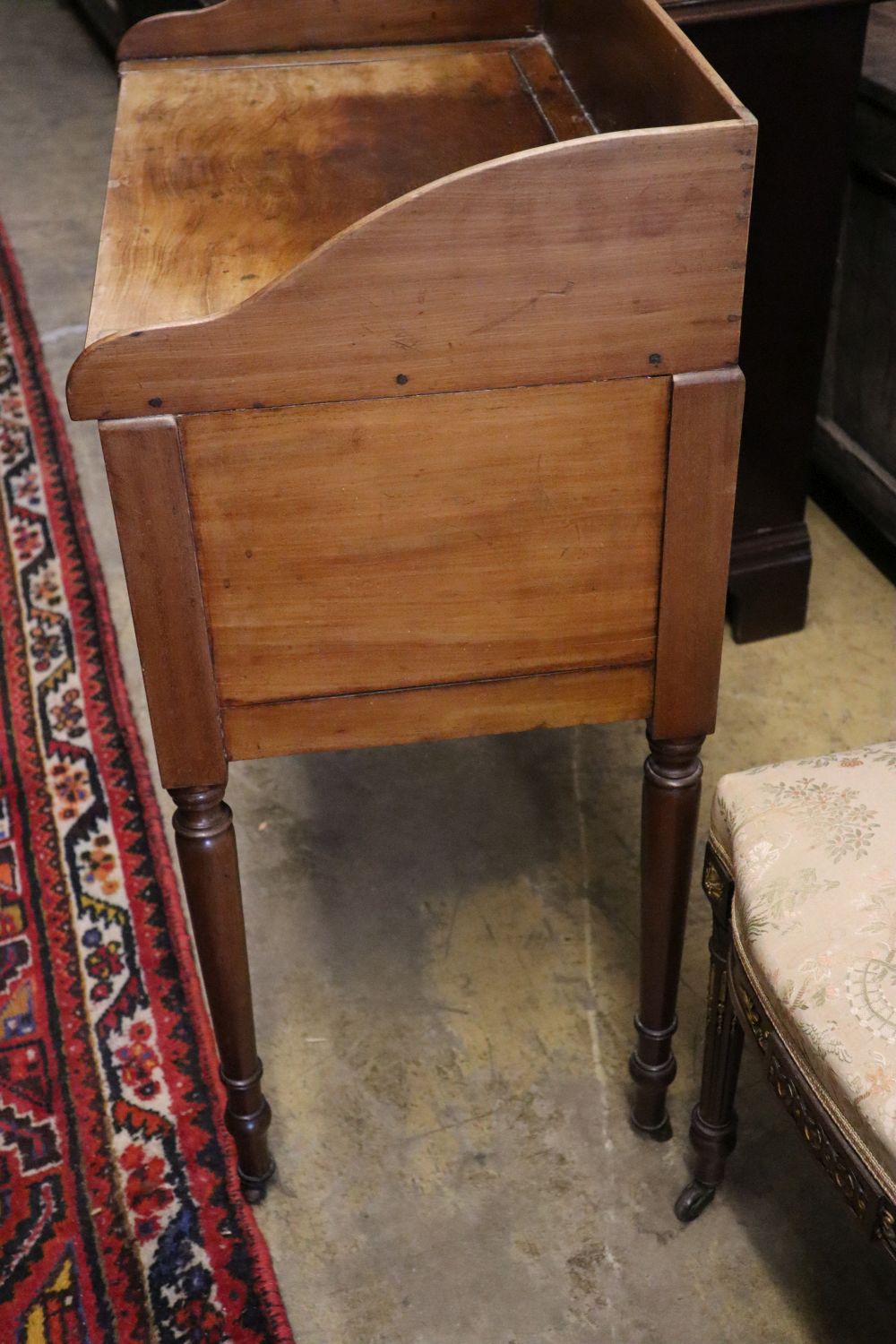 A Regency mahogany enclosed washstand, width 72cm depth 42cm height 94cm